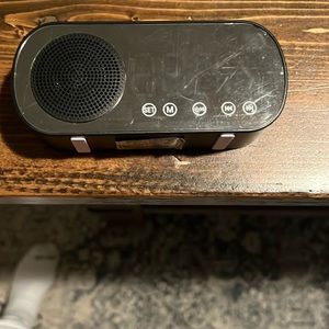 Bluetooth speaker clock